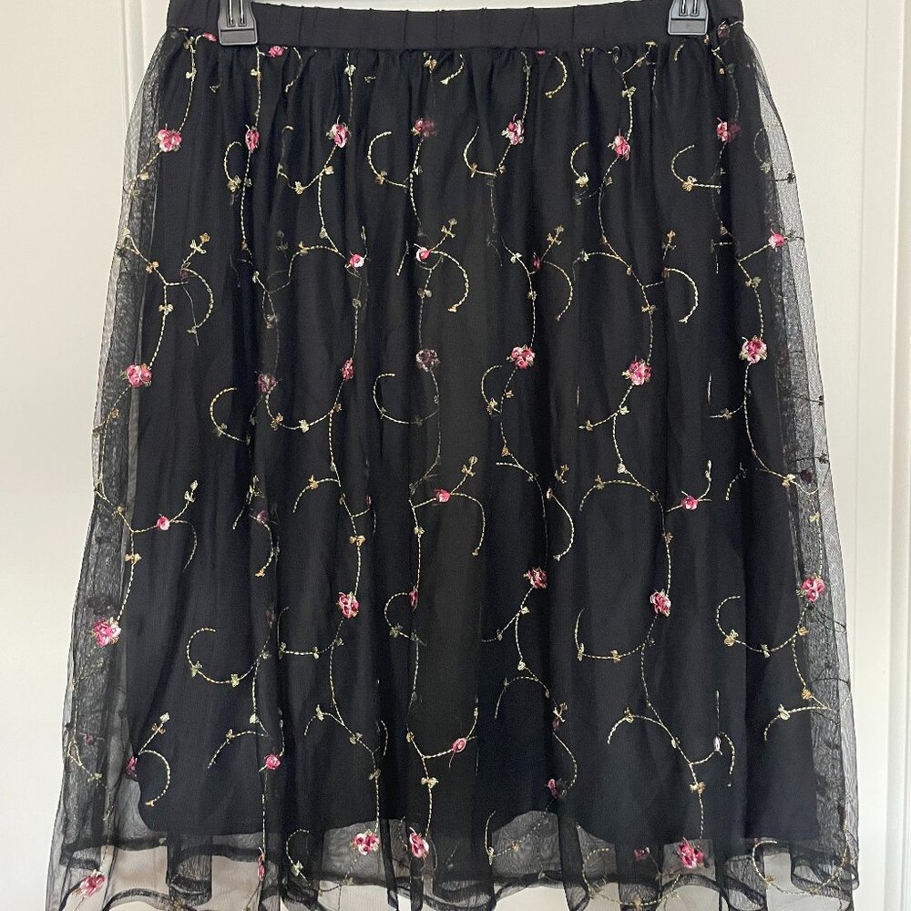 Flower Pattern Skirt - Black and Pink